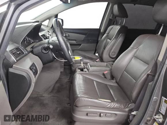 2013 Honda Odyssey EX-L z VIN 5FNRL5H68DB084399, wystawiony jako Copart lot #71293185 z przebiegiem 210 097 mil mil oraz Czysty tytuł • Clean title. Historia ofert i sprzedaży dostępna na DreamBid. Obrazek 7.