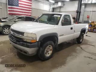 2001 Chevrolet Silverado 2500HD z VIN 1GCHK24G41E236753, wystawiony jako Copart lot #67793055 z przebiegiem 182 875 mil mil oraz Czysty tytuł • Clean title. Historia ofert i sprzedaży dostępna na DreamBid. Obrazek 1.