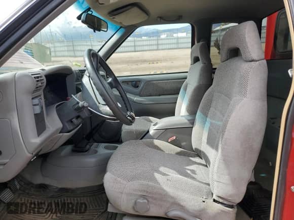1997 Chevrolet S-10 LS ZR2 z VIN 1GCCT19W5V8204674, wystawiony jako Copart lot #48312405 z przebiegiem 233 961 mil mil oraz Szkoda całkowita • Salvage title. Historia ofert i sprzedaży dostępna na DreamBid. Obrazek 7.