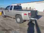 2005 Chevrolet Colorado LS Z71 z VIN 1GCDS196758119567, wystawiony jako IAAI lot #41597821 z przebiegiem 194 611 mil mil oraz . Historia ofert i sprzedaży dostępna na DreamBid. Obrazek 3.