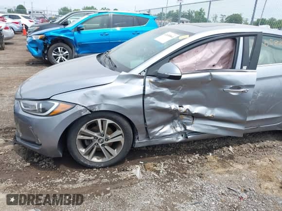 2017 Hyundai Elantra SE z VIN 5NPD84LF5HH037139, wystawiony jako IAAI lot #42658864 z przebiegiem 119 415 mil mil oraz . Historia ofert i sprzedaży dostępna na DreamBid. Obrazek 6.