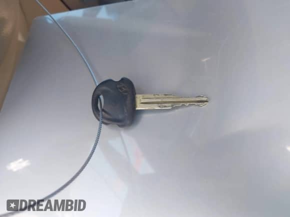 2002 Hyundai Accent GL z VIN KMHCG45C62U336245, wystawiony jako IAAI lot #42312838 z przebiegiem 310 753 mil mil oraz . Historia ofert i sprzedaży dostępna na DreamBid. Obrazek 11.