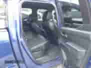 2024 Toyota Tacoma SR5 z VIN 3TYLB5JN8RT056829, wystawiony jako IAAI lot #43202811 z przebiegiem 5 867 mil mil oraz . Historia ofert i sprzedaży dostępna na DreamBid. Obrazek 8.