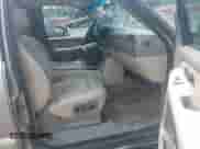 2002 Chevrolet Tahoe Z71 z VIN 1GNEK13Z32R322993, wystawiony jako IAAI lot #42456551 z przebiegiem 251 640 mil mil oraz . Historia ofert i sprzedaży dostępna na DreamBid. Obrazek 5.