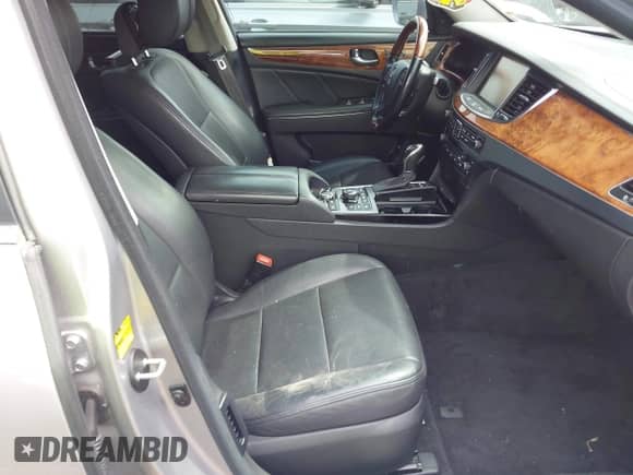 2014 Hyundai Equus Signature with VIN KMHGH4JH1EU077927, listed as a IAAI auction lot 42178629 with 127,064 mi miles and . Bid and sale history available at DreamBid. Image 5.