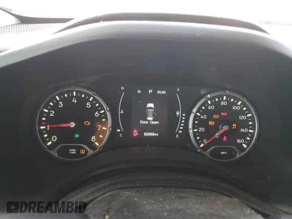 2017 Jeep Renegade Latitude z VIN ZACCJABB5HPF83508, wystawiony jako Copart lot #70333805 z przebiegiem 62 868 mil mil oraz Szkoda całkowita • Salvage title. Historia ofert i sprzedaży dostępna na DreamBid. Obrazek 9.