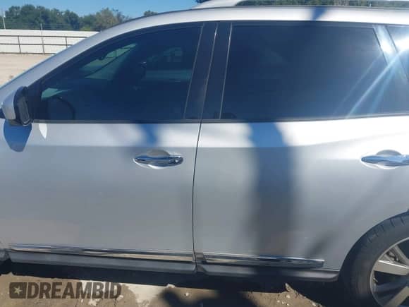 2015 Nissan Pathfinder S z VIN 5N1AR2MN2FC678019, wystawiony jako IAAI lot #43436107 z przebiegiem 155 739 mil mil oraz . Historia ofert i sprzedaży dostępna na DreamBid. Obrazek 15.