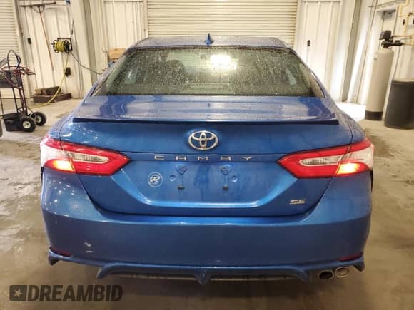 2020 Toyota Camry SE with VIN 4T1G11AK0LU327847, listed as a Copart auction lot 81641575 with 72,243 mi miles and Salvage title. Bid and sale history available at DreamBid. Image 6.
