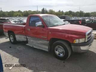 1994 Dodge RAM z VIN 1B7KC26C4RS580948, wystawiony jako Copart lot #69521474 z przebiegiem 141 275 mil mil oraz Nie do naprawy • Non repairable. Historia ofert i sprzedaży dostępna na DreamBid. Obrazek 4.