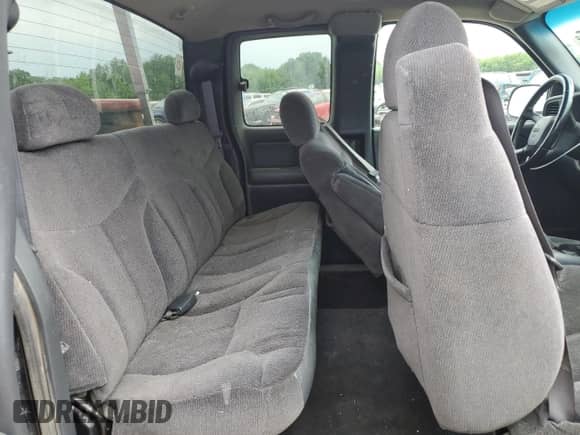 2000 GMC Sierra 1500 SLE с VIN 2GTEK19TXY1305668, выставлен на аукционе Copart как лот 60676635 с пробегом 179 906 миль миль и Списание • Salvage title. История ставок и продаж доступна на DreamBid. Изображение 10.