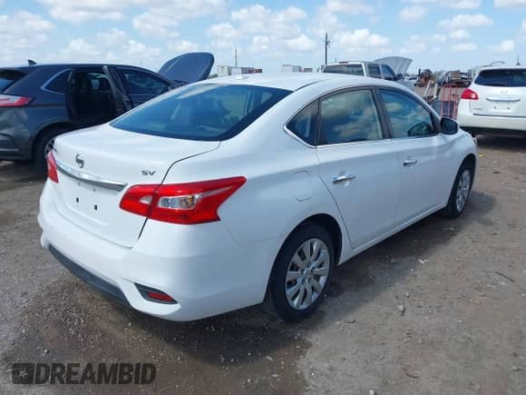 2017 Nissan Sentra SR with VIN 3N1AB7AP1HL675523, listed as a IAAI auction lot 42985946 with 114,433 mi miles and . Bid and sale history available at DreamBid. Image 4.