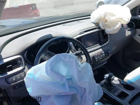 2016 Kia Sorento SXL with VIN 5XYPK4A53GG033928, listed as a IAAI auction lot 42639686 with 42,454 mi miles and . Bid and sale history available at DreamBid. Image 20.