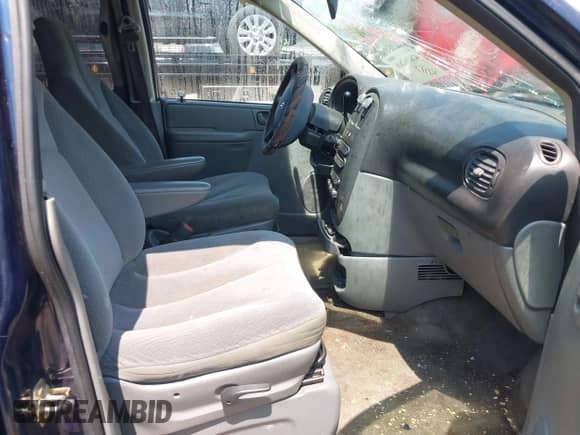 2005 Dodge Caravan SE with VIN 1D4GP25R55B329143, listed as a IAAI auction lot 42616268 with 174,094 mi miles and . Bid and sale history available at DreamBid. Image 5.