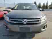 2013 Volkswagen Tiguan SE с VIN WVGAV7AX2DW023093, выставлен на аукционе Copart как лот 64694405 с пробегом 137 460 миль миль и Списание • Salvage title. История ставок и продаж доступна на DreamBid. Изображение 5.