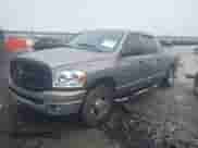 2007 Dodge 1500 SLT z VIN 3D7KR19D17G809058, wystawiony jako IAAI lot #41558278 z przebiegiem 163 346 mil mil oraz . Historia ofert i sprzedaży dostępna na DreamBid. Obrazek 2.