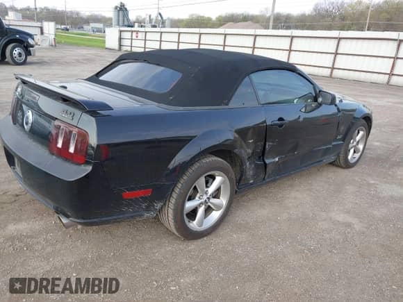 2009 Ford Mustang GT with VIN 1ZVHT85H795119586, listed as a IAAI auction lot 42056218 with 150,568 mi miles and . Bid and sale history available at DreamBid. Image 4.