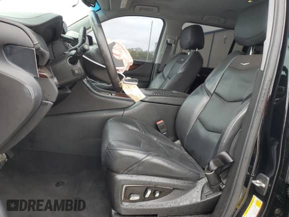 2018 Cadillac Escalade ESV z VIN 1GYS3GKJ1JR268657, wystawiony jako Copart lot #86831644 z przebiegiem 93 144 mil mil oraz Szkoda całkowita • Salvage title. Historia ofert i sprzedaży dostępna na DreamBid. Obrazek 7.