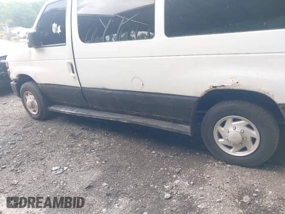 2009 Ford Econoline Cargo Commercial с VIN 1FTNE14W39DA57097, выставлен на аукционе IAAI как лот 42723833 с пробегом 242 329 миль миль и . История ставок и продаж доступна на DreamBid. Изображение 6.