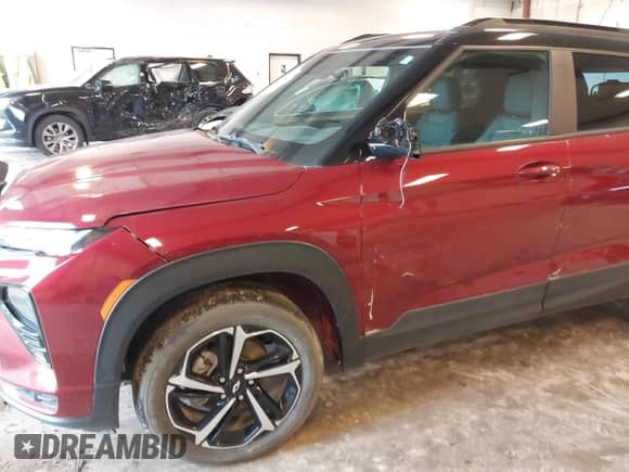 2022 Chevrolet TrailBlazer RS z VIN KL79MUSLXNB133965, wystawiony jako IAAI lot #42527132 z przebiegiem 9 902 mil mil oraz . Historia ofert i sprzedaży dostępna na DreamBid. Obrazek 12.