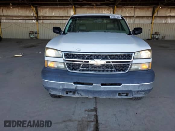 2007 Chevrolet Silverado 2500HD Work Truck z VIN 1GCHC24UX7E181480, wystawiony jako Copart lot #61087385 z przebiegiem 223 799 mil mil oraz Czysty tytuł • Clean title. Historia ofert i sprzedaży dostępna na DreamBid. Obrazek 5.