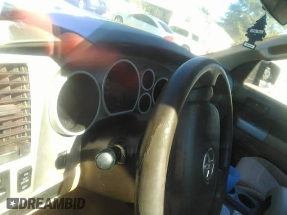 2007 Toyota Tundra SR5 с VIN 5TBRT54117S450030, выставлен на аукционе IAAI как лот 43374640 с пробегом Не указан миль и . История ставок и продаж доступна на DreamBid. Изображение 7.