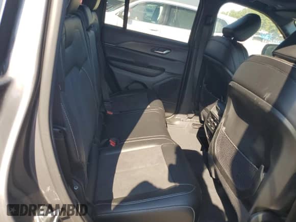 2024 Jeep Grand Cherokee Altitude X z VIN 1C4RJGAG0RC187650, wystawiony jako Copart lot #82097535 z przebiegiem 15 940 mil mil oraz Szkoda całkowita • Salvage title. Historia ofert i sprzedaży dostępna na DreamBid. Obrazek 10.