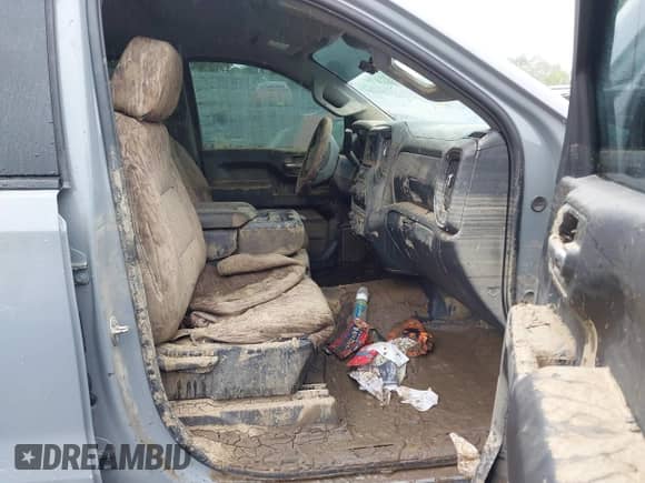 2024 Chevrolet Silverado 1500 Custom Trail Boss z VIN 3GCPDCEK2RG197468, wystawiony jako IAAI lot #42285969 z przebiegiem Nie podano mil oraz . Historia ofert i sprzedaży dostępna na DreamBid. Obrazek 5.