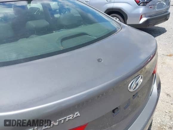 2013 Hyundai Elantra GLS z VIN 5NPDH4AE3DH212735, wystawiony jako IAAI lot #42735682 z przebiegiem 178 672 mil mil oraz . Historia ofert i sprzedaży dostępna na DreamBid. Obrazek 14.