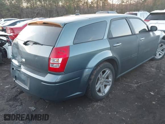 2005 Dodge Magnum SE с VIN 2D4FV48V85H557277, выставлен на аукционе IAAI как лот 41346652 с пробегом 208 397 миль миль и . История ставок и продаж доступна на DreamBid. Изображение 4.