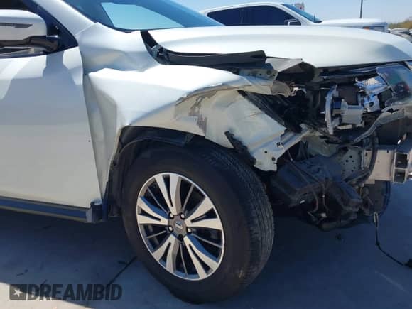 2017 Nissan Pathfinder SV with VIN 5N1DR2MM6HC687085, listed as a IAAI auction lot 41793687 with 138,842 mi miles and . Bid and sale history available at DreamBid. Image 18.