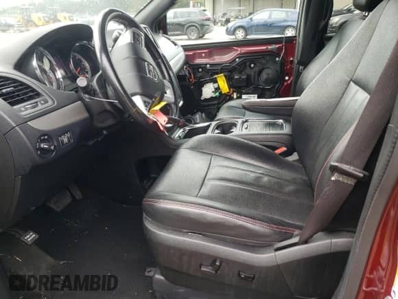 2019 Dodge Grand Caravan GT with VIN 2C4RDGEG6KR641270, listed as a Copart auction lot 69425695 with 134,759 mi miles and Salvage title. Bid and sale history available at DreamBid. Image 7.