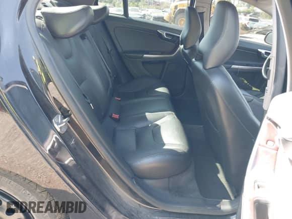 2016 Volvo S60 T5 Drive-E Premier z VIN YV126MFK8G2412344, wystawiony jako IAAI lot #42108519 z przebiegiem 129 579 mil mil oraz . Historia ofert i sprzedaży dostępna na DreamBid. Obrazek 8.