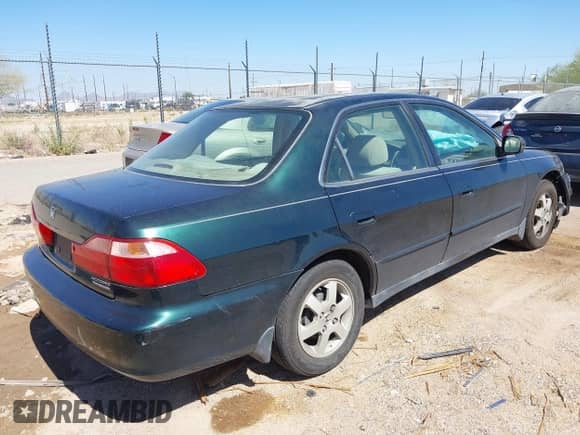 2000 Honda Accord SE с VIN JHMCG5679YC031427, выставлен на аукционе IAAI как лот 42455198 с пробегом 106 783 миль миль и . История ставок и продаж доступна на DreamBid. Изображение 4.
