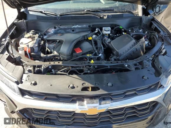 2025 Chevrolet Trax LS with VIN KL77LFEP4SC262293, listed as a Copart auction lot 61596825 with 3,315 mi miles and Salvage title. Bid and sale history available at DreamBid. Image 12.