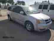 2008 Dodge Grand Caravan SXT z VIN 2D8HN54P38R135839, wystawiony jako Copart lot #70946685 z przebiegiem 70 972 mil mil oraz Czysty tytuł • Clean title. Historia ofert i sprzedaży dostępna na DreamBid. Obrazek 4.