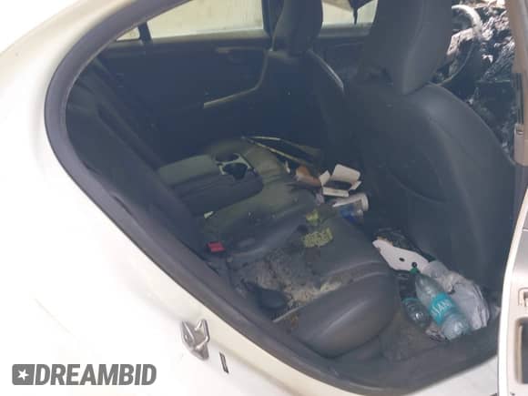 2016 Volvo S60 T5 Drive-E Premier z VIN YV126MFK0G2390792, wystawiony jako IAAI lot #42287142 z przebiegiem Nie podano mil oraz . Historia ofert i sprzedaży dostępna na DreamBid. Obrazek 8.