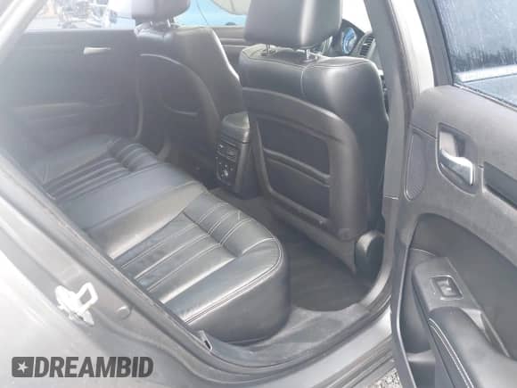 2012 Chrysler 300 S z VIN 2C3CCAJT0CH217121, wystawiony jako IAAI lot #41923158 z przebiegiem 108 103 mil mil oraz . Historia ofert i sprzedaży dostępna na DreamBid. Obrazek 8.