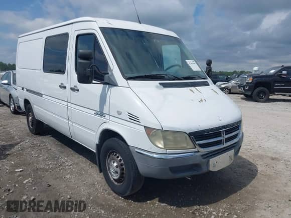 2005 Dodge Sprinter with VIN WD2PD644755737594, listed as a IAAI auction lot 42464848 with 420,050 mi miles and . Bid and sale history available at DreamBid. Image 1.