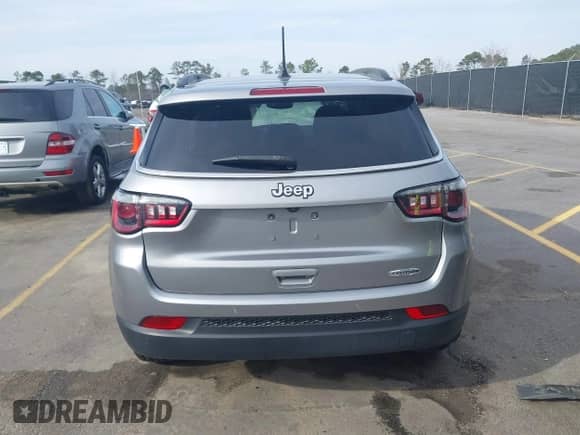 2020 Jeep Compass Latitude z VIN 3C4NJCBB3LT257860, wystawiony jako IAAI lot #41601408 z przebiegiem 72 364 mil mil oraz . Historia ofert i sprzedaży dostępna na DreamBid. Obrazek 17.