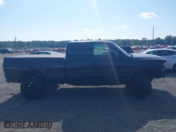 1999 Chevrolet Silverado 1500 LS with VIN 1GCEK19T6XE118540, listed as a IAAI auction lot 42950227 with 328,393 mi miles and . Bid and sale history available at DreamBid. Image 14.