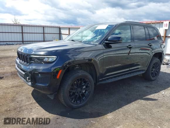 2023 Jeep Grand Cherokee Overland z VIN 1C4RJHDG2PC526889, wystawiony jako IAAI lot #42247177 z przebiegiem 71 390 mil mil oraz . Historia ofert i sprzedaży dostępna na DreamBid. Obrazek 2.