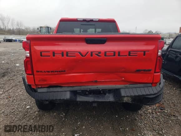 2024 Chevrolet Silverado 1500 ZR2 z VIN 3GCUDHE8XRG347203, wystawiony jako Copart lot #44372235 z przebiegiem 17 131 mil mil oraz Szkoda całkowita • Salvage title. Historia ofert i sprzedaży dostępna na DreamBid. Obrazek 6.