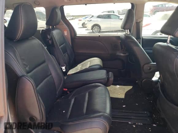 2019 Toyota Sienna SE with VIN 5TDXZ3DC2KS983662, listed as a Copart auction lot 69694095 with 87,965 mi miles and Salvage title. Bid and sale history available at DreamBid. Image 11.