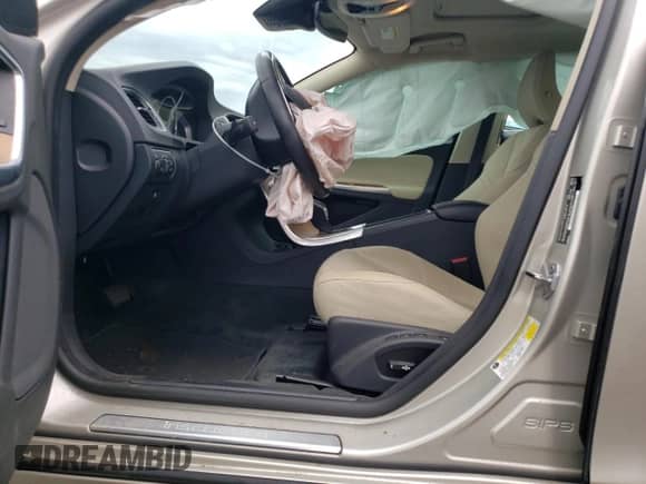 2018 Volvo S60 Inscription Platinum с VIN LYV402TM4JB165792, выставлен на аукционе Copart как лот 63076324 с пробегом 20 033 миль миль и Списание • Salvage title. История ставок и продаж доступна на DreamBid. Изображение 7.