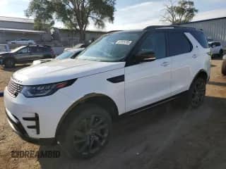 2017 Land Rover Discovery HSE z VIN SALRRBBV5HA022429, wystawiony jako Copart lot #67975795 z przebiegiem 83 079 mil mil oraz Szkoda całkowita • Salvage title. Historia ofert i sprzedaży dostępna na DreamBid. Obrazek 1.