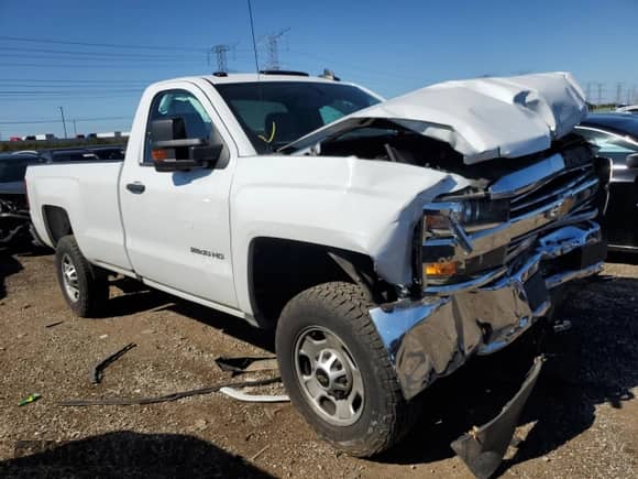 2017 Chevrolet Silverado 2500HD Work Truck z VIN 1GC0CUEG1HZ325011, wystawiony jako Copart lot #72134674 z przebiegiem 73 368 mil mil oraz Szkoda całkowita • Salvage title. Historia ofert i sprzedaży dostępna na DreamBid. Obrazek 4.