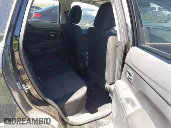 2021 Mitsubishi Outlander ES z VIN JA4APUAU2MU000390, wystawiony jako IAAI lot #41980191 z przebiegiem 61 912 mil mil oraz . Historia ofert i sprzedaży dostępna na DreamBid. Obrazek 8.