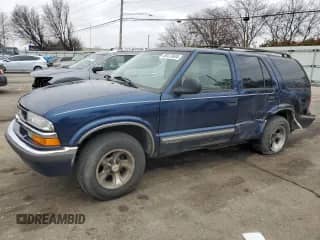 1998 Chevrolet Blazer LS z VIN 1GNCS13W2W2250714, wystawiony jako Copart lot #86473604 z przebiegiem Nie podano mil oraz Szkoda całkowita • Salvage title. Historia ofert i sprzedaży dostępna na DreamBid. Obrazek 1.