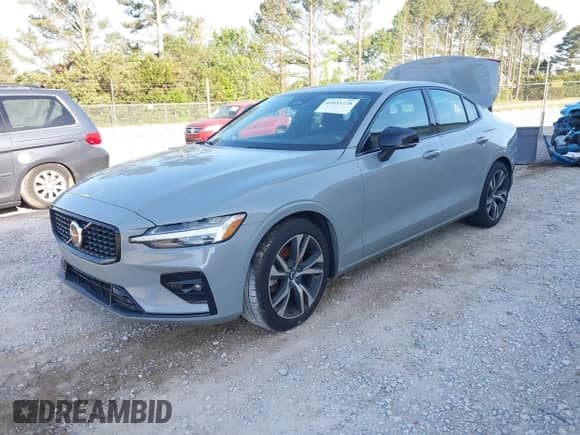 2024 Volvo S60 Core Dark Theme с VIN 7JRL12TK8RG313547, выставлен на аукционе IAAI как лот 42055228 с пробегом 22 672 миль миль и . История ставок и продаж доступна на DreamBid. Изображение 2.