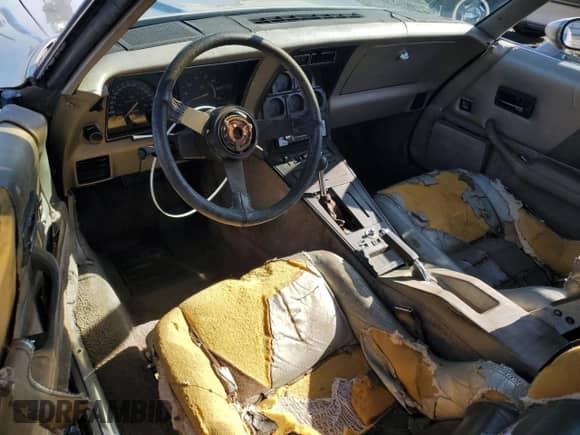 1982 Chevrolet Corvette с VIN 1G1AY0783C5113899, выставлен на аукционе Copart как лот 62068645 с пробегом 342 805 миль миль и Чистый • Clean title. История ставок и продаж доступна на DreamBid. Изображение 8.